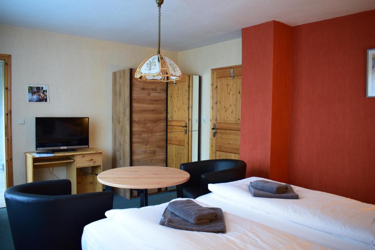 Landhotel "Lichte Aue" Lichtenau Stutzengrun Εξωτερικό φωτογραφία